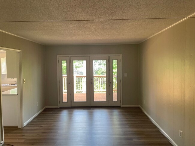 Building Photo - For Rent