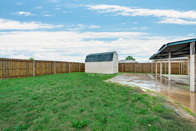 Building Photo - 1231 Shelby Dr