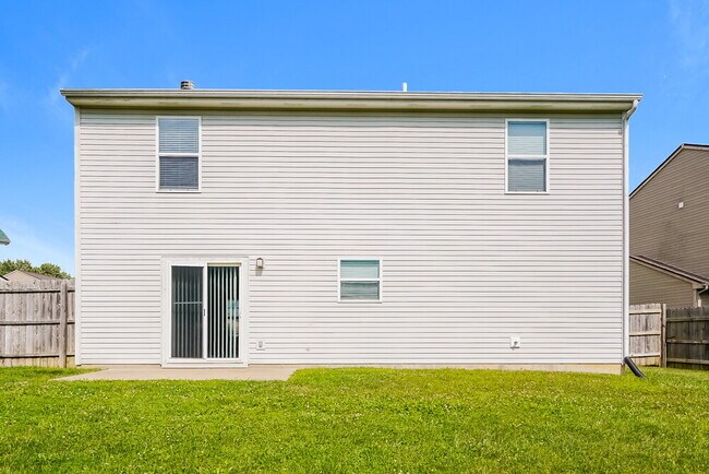 Building Photo - 524 Grassy Bend Dr