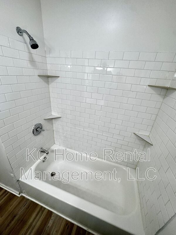Building Photo - 7507 E 108th St