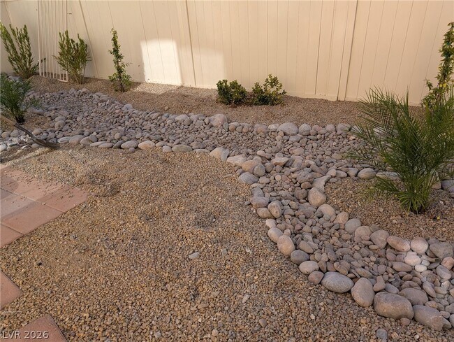 Building Photo - 9519 Milkweed Canyon Ave