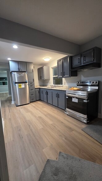 Building Photo - 9426 Sandra St