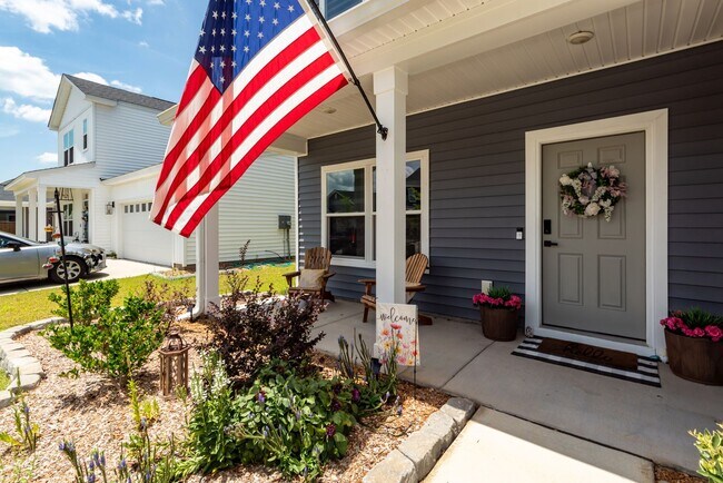 Building Photo - 4 Bedroom, 2.5 Bathrooms in Watson Hill - Summerville
