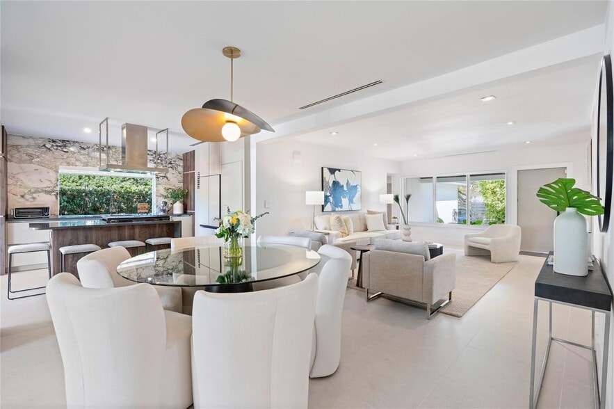 Building Photo - 7810 Hawthorne Ave