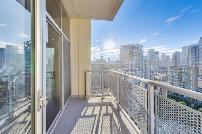 Building Photo - 700 N Larrabee St