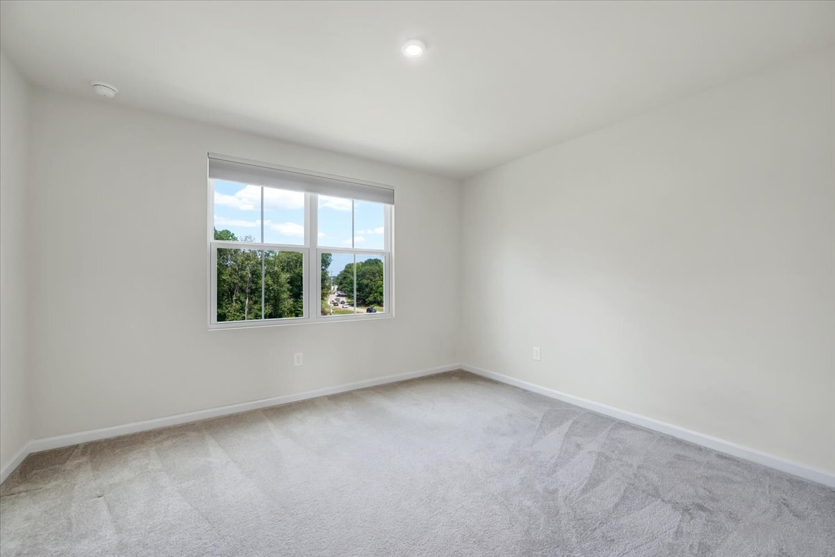Building Photo - 5941 River Landing Dr