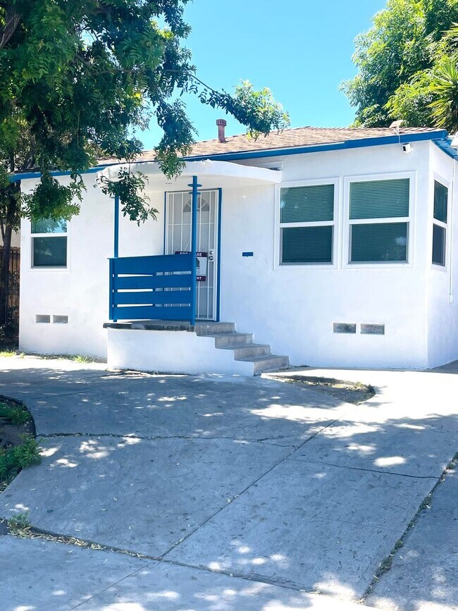 Building Photo - Beautifully renovated one bedroom home
