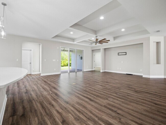 Building Photo - 4 bedroom, 3 bath home in Grand Landings G...