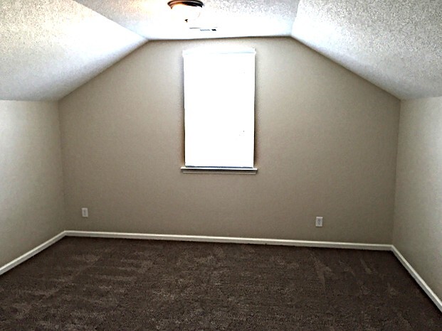 Building Photo - 244 Tigers Paw Dr