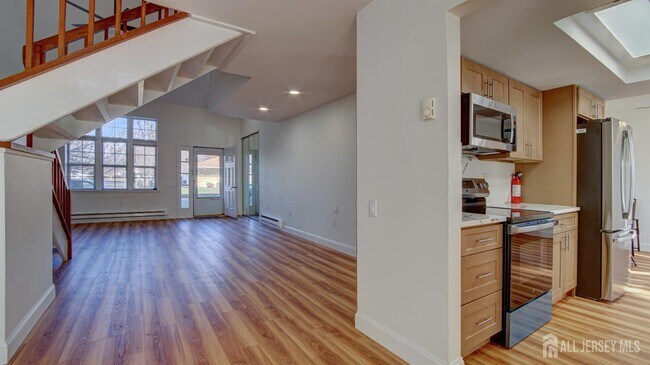 Building Photo - 368B Metuchen Dr