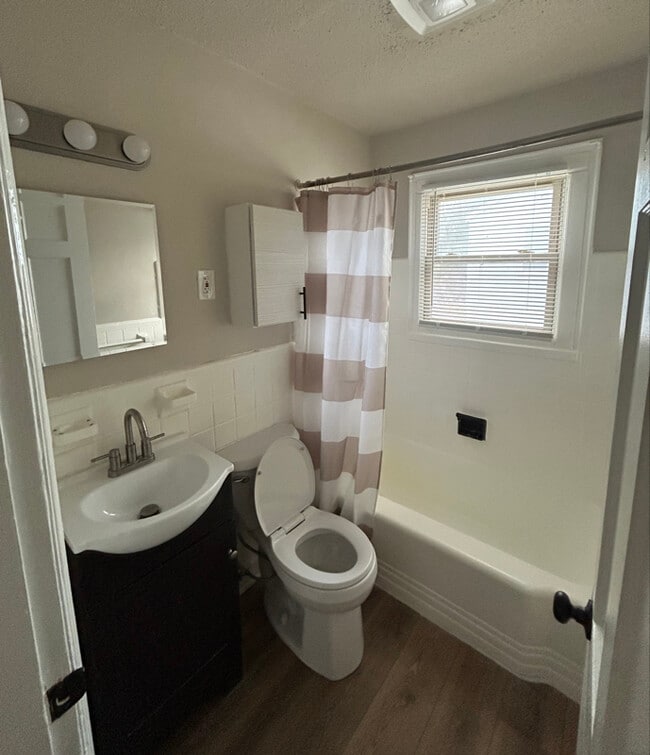 Building Photo - 7446 Calvin Ave