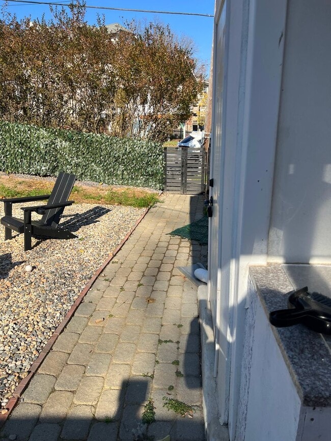 Building Photo - 236 Oak Terrace