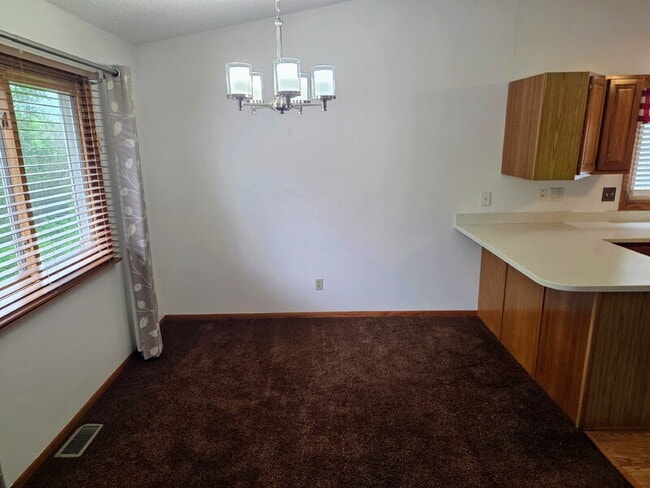 Building Photo - 5310 Brookview Dr