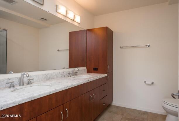 Building Photo - 7157 E Rancho Vista Dr