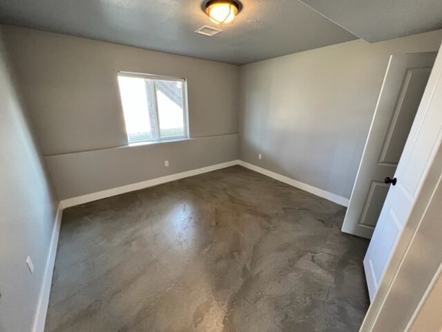 Building Photo - 583 N 400 E