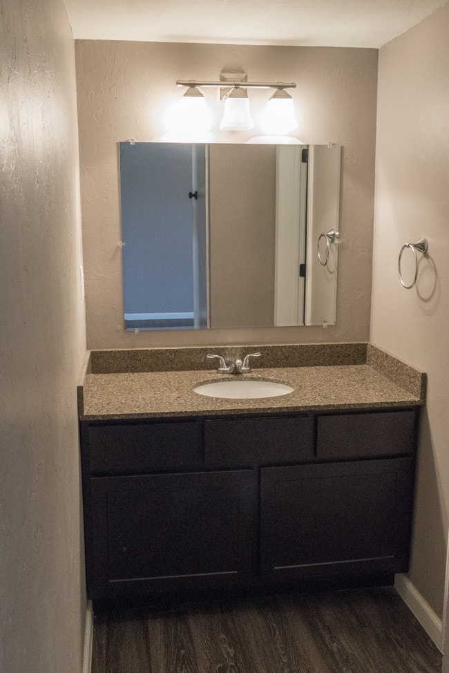 Reeds Landing Apartments 1201 N Fretz Ave Edmond OK 73003 Apartment