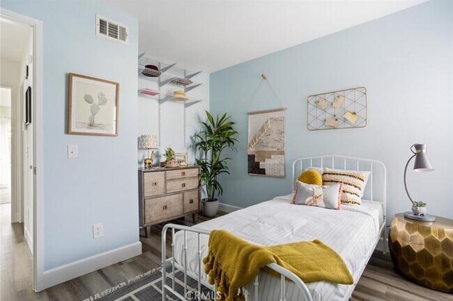 Building Photo - 12421 Blazing Star Ct