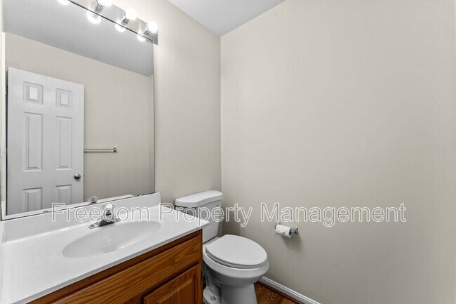 Building Photo - 8644 Sanderling Dr
