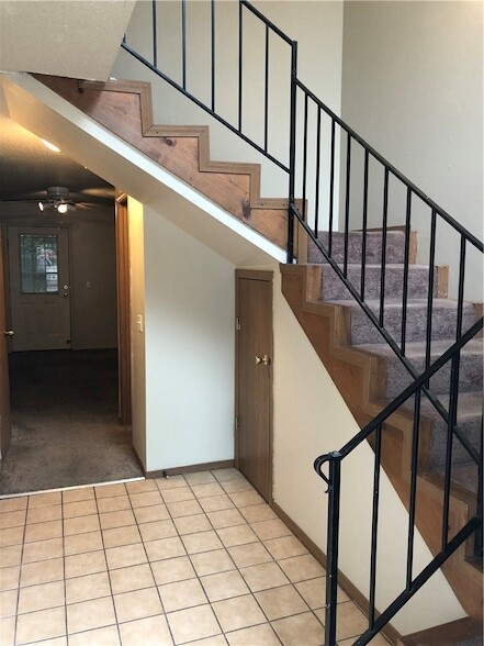 Building Photo - 609 W Adams St