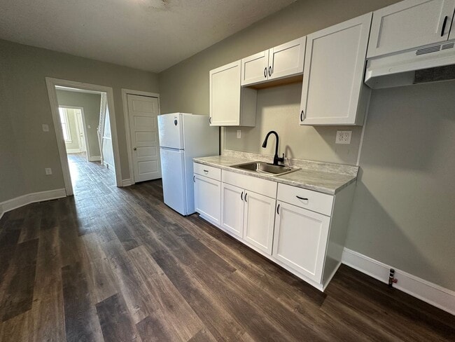 Building Photo - 137 Stevens Ave