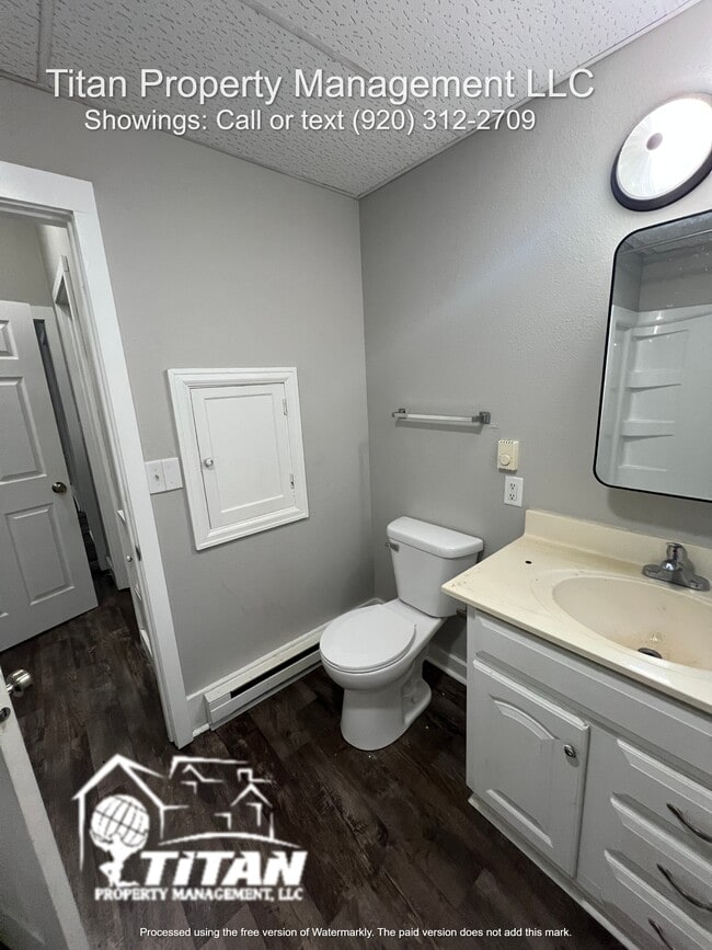 Building Photo - 721 E Parkway Ave