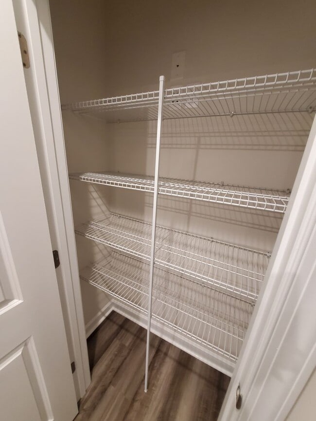 Building Photo - Beautiful Home in Huntersville