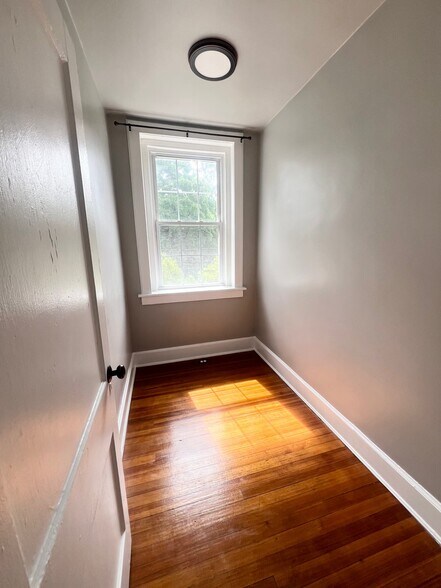 Building Photo - 1411 Leigh St