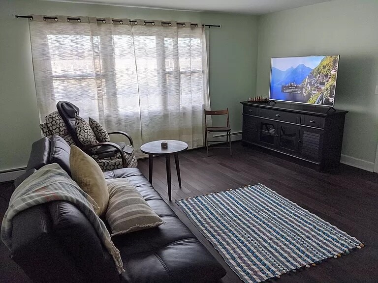 Building Photo - 6013 W Gunnison St