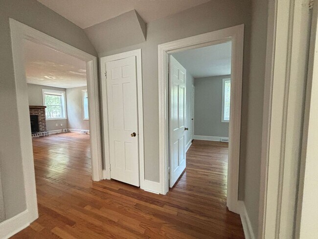 Building Photo - Available now. WATER & SEWER INCLUDED! Gre...