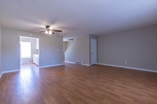 Building Photo - 1635A W Amos Dr