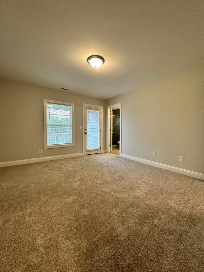 Master bedroom - 579 Forestville Rd