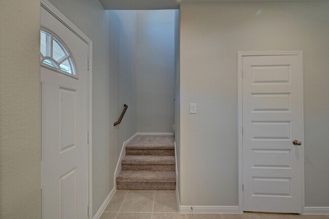 Building Photo - 11857 E Gate Dr