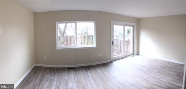 Building Photo - 1998 Cambridge Dr