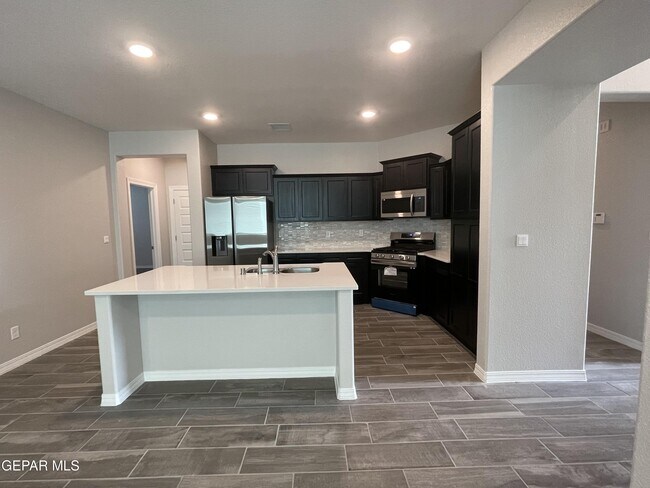 Building Photo - 6009 Hidden Clove Ct