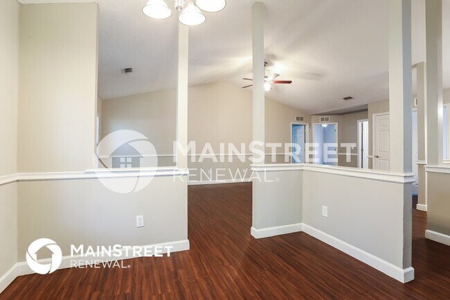 Building Photo - 8281 Maple St
