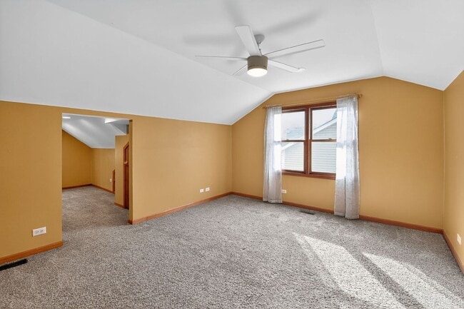 Building Photo - 1163 Shoreline Dr