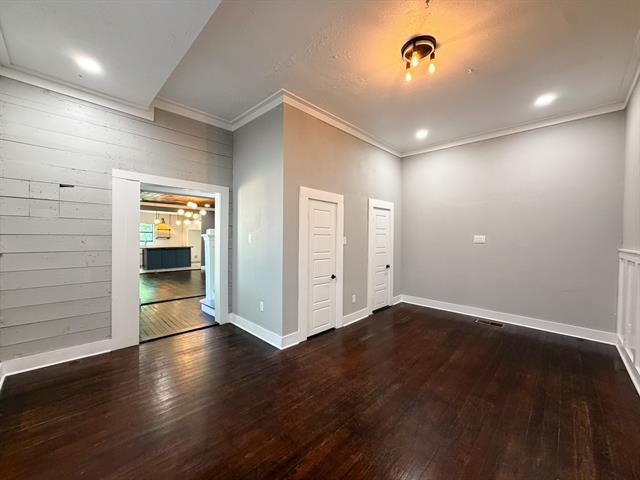 Building Photo - 405 E Denton St