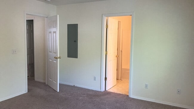 Building Photo - Lovely Single Family Home in University Park