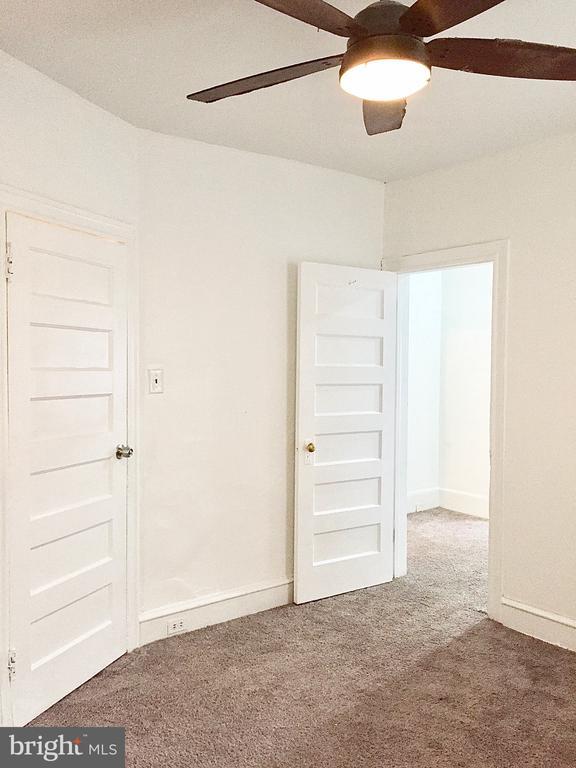 Building Photo - 125 N Ruby St