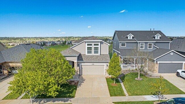 Building Photo - 4 bed/4 bath, Three Story Home Backing to ...