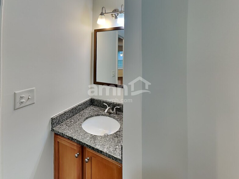 Building Photo - 7673 Natalie Commons Dr