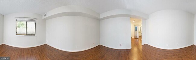 Building Photo - 5904 Mt Eagle Dr