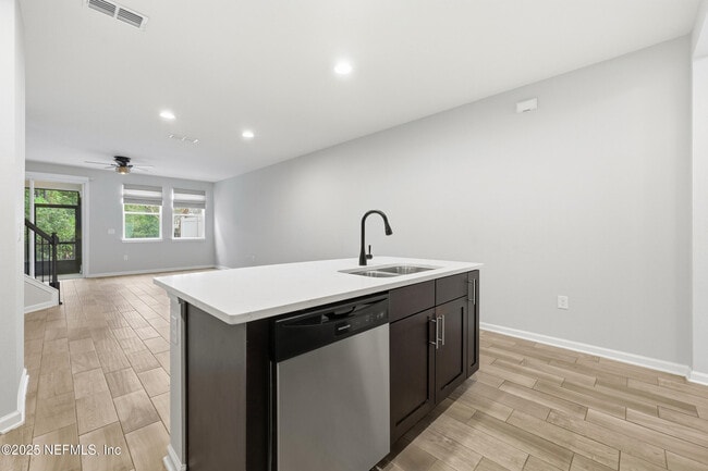 Building Photo - 292 Servia Dr