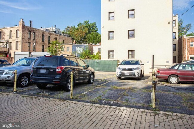 Building Photo - 676 4th St NE