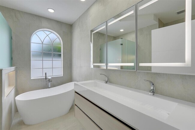 Building Photo - 1420 Sun Meadow Dr