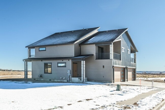 Building Photo - 405 Par Ave