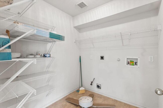 Building Photo - 14513 Spearmint Tea Trail