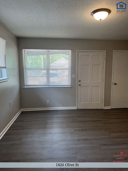 Building Photo - 1820 Olive St