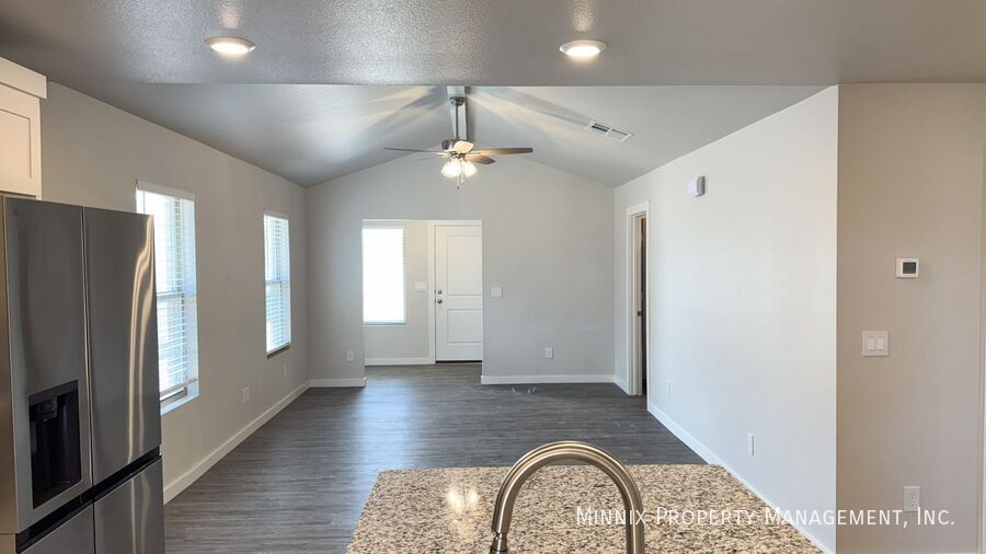 Building Photo - 8007 Date Ave