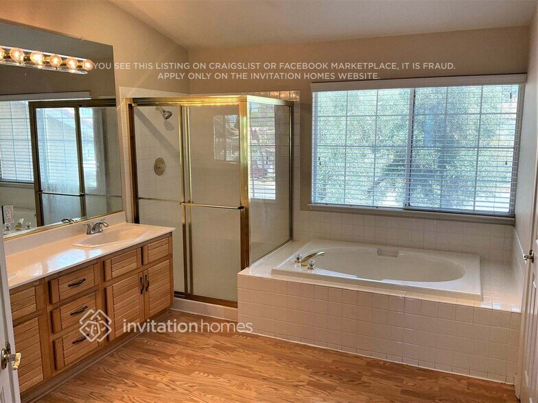 Building Photo - 8121 Tropic Isle Cir